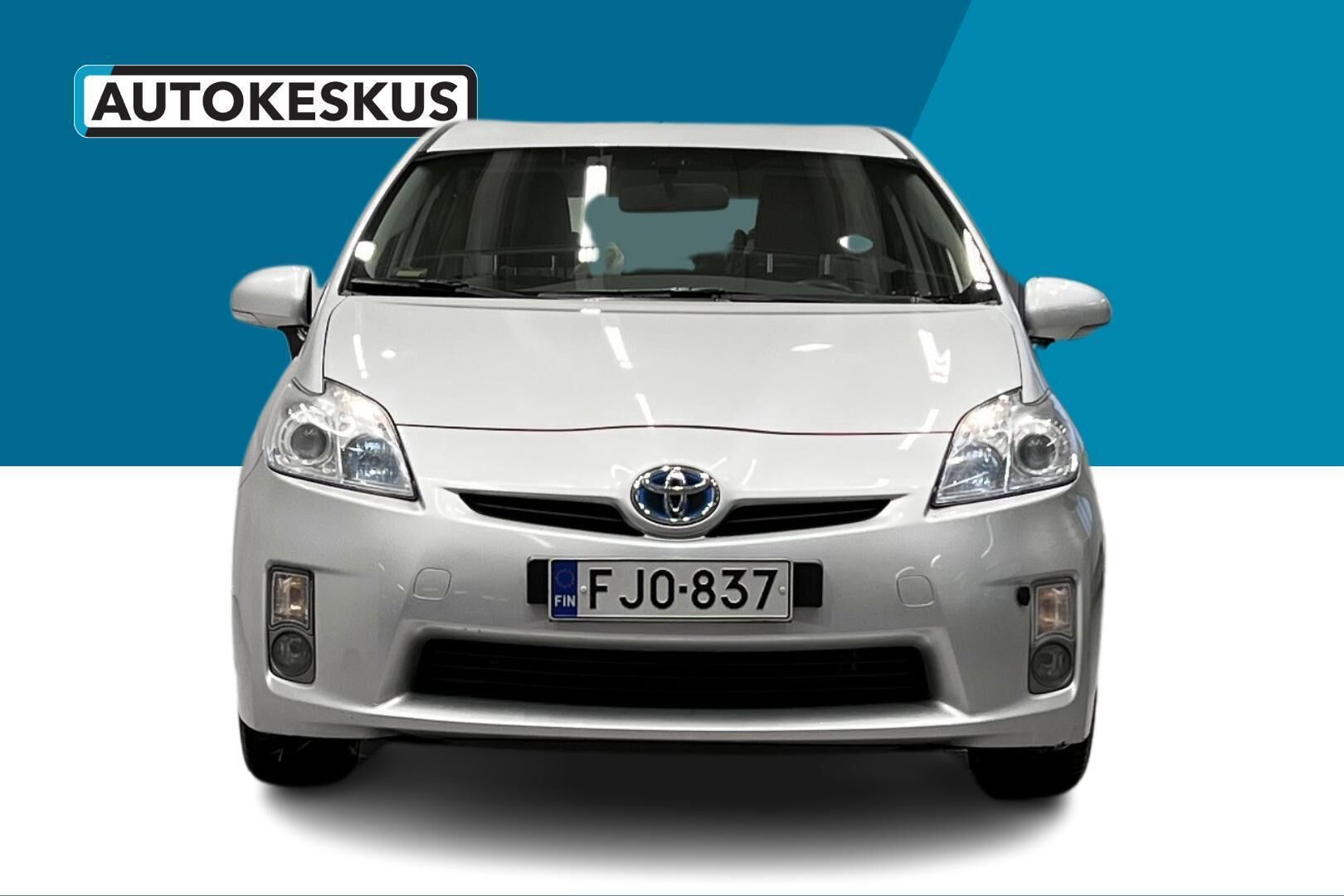 Toyota Prius iso kuva 1