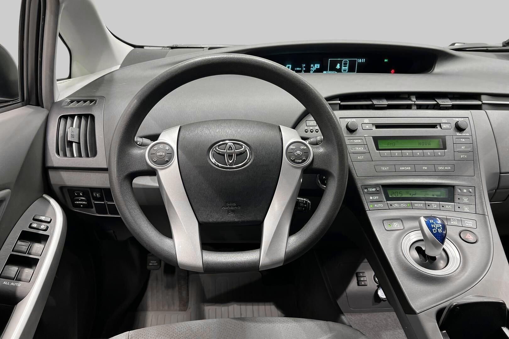 Toyota Prius iso kuva 20