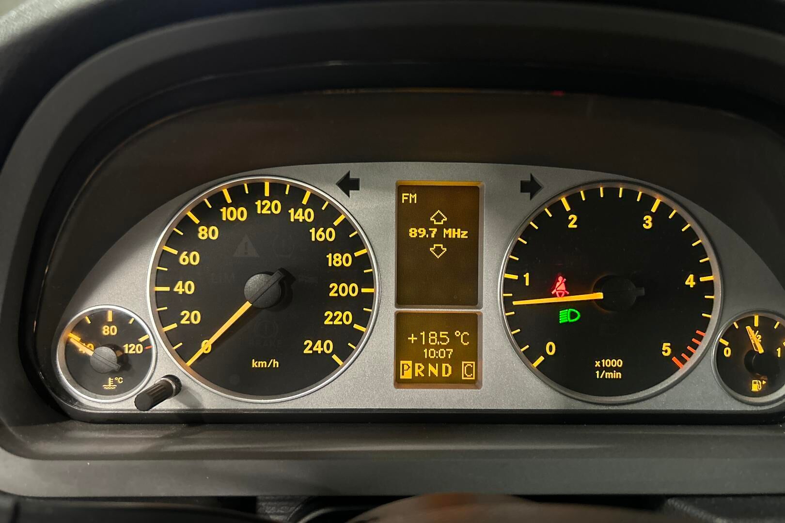 Mercedes-Benz B iso kuva 23