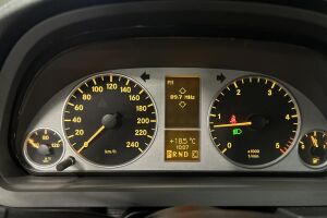 Mercedes-Benz B esikatselu 23