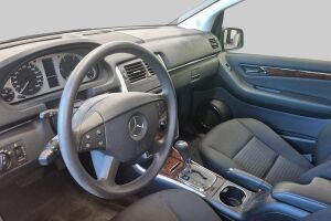 Mercedes-Benz B esikatselu 2