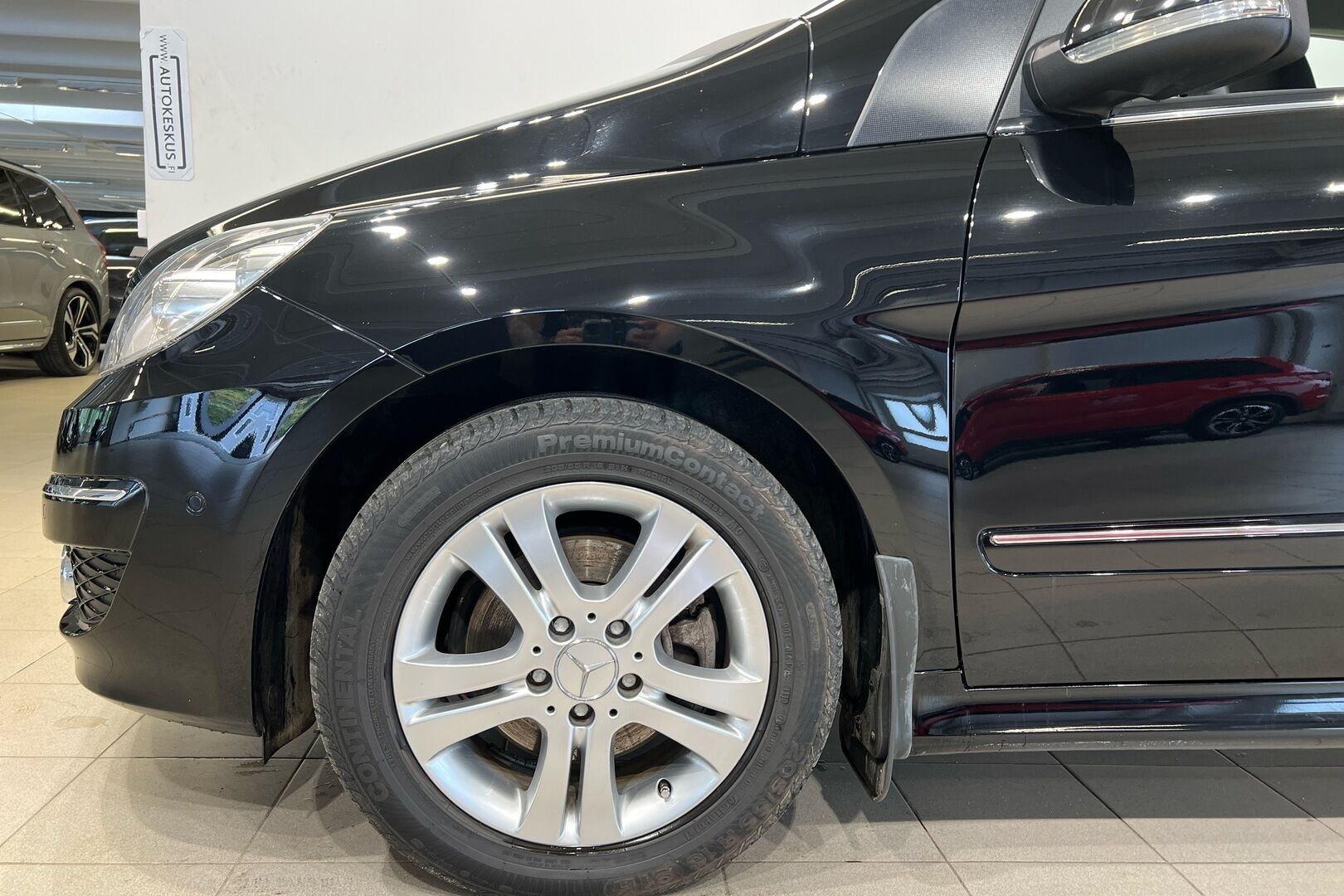 Mercedes-Benz B iso kuva 21