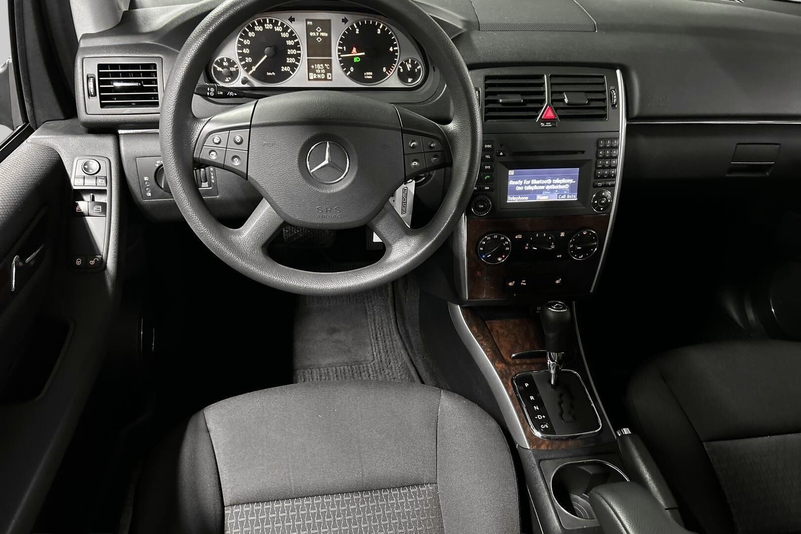 Mercedes-Benz B iso kuva 14
