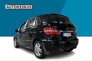 Mercedes-Benz B esikatselu 21
