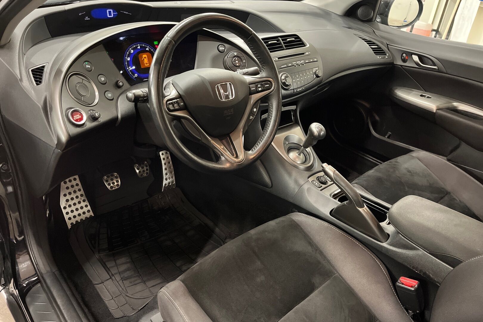 Honda Civic iso kuva 6