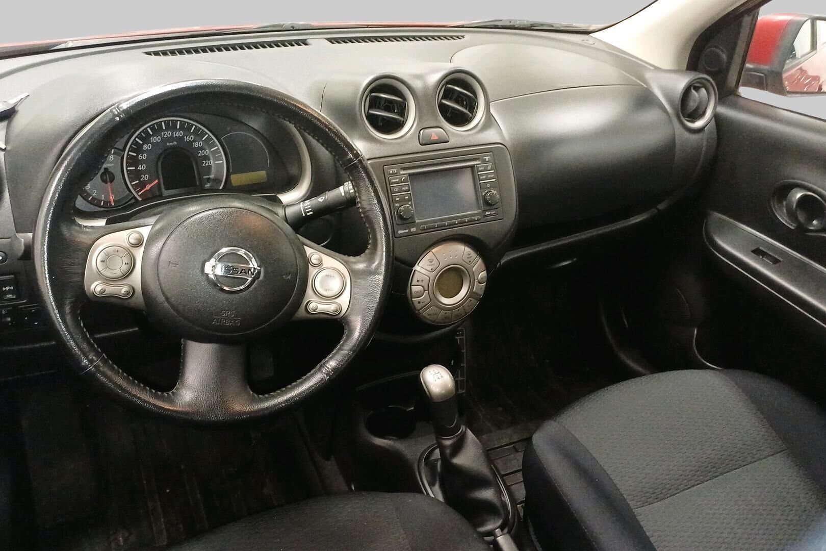 Nissan Micra iso kuva 2