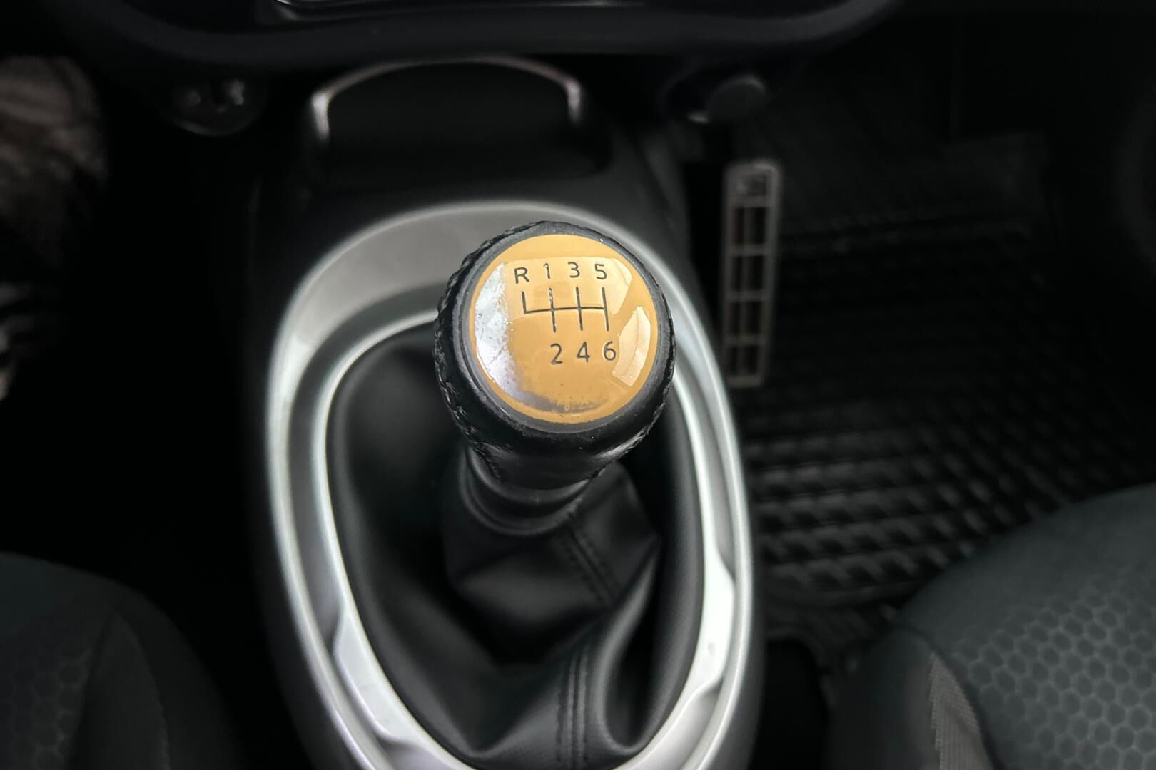 Nissan Juke iso kuva 16