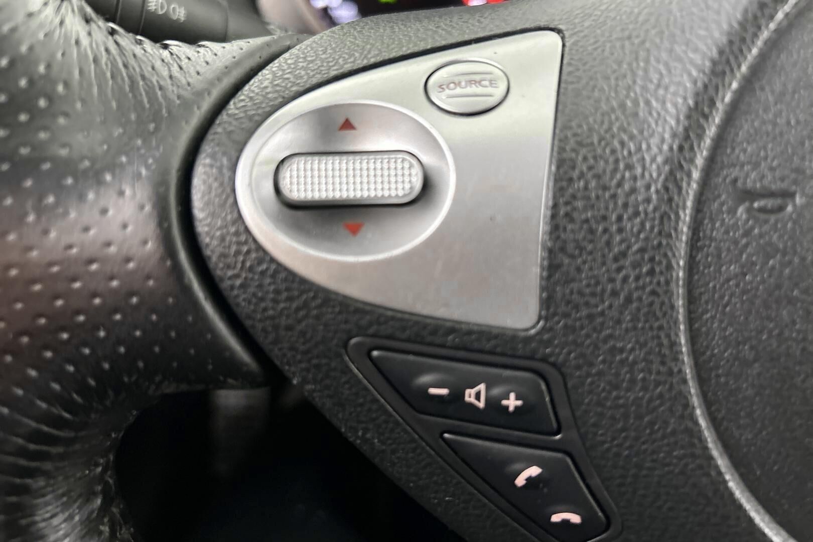 Nissan Juke iso kuva 21