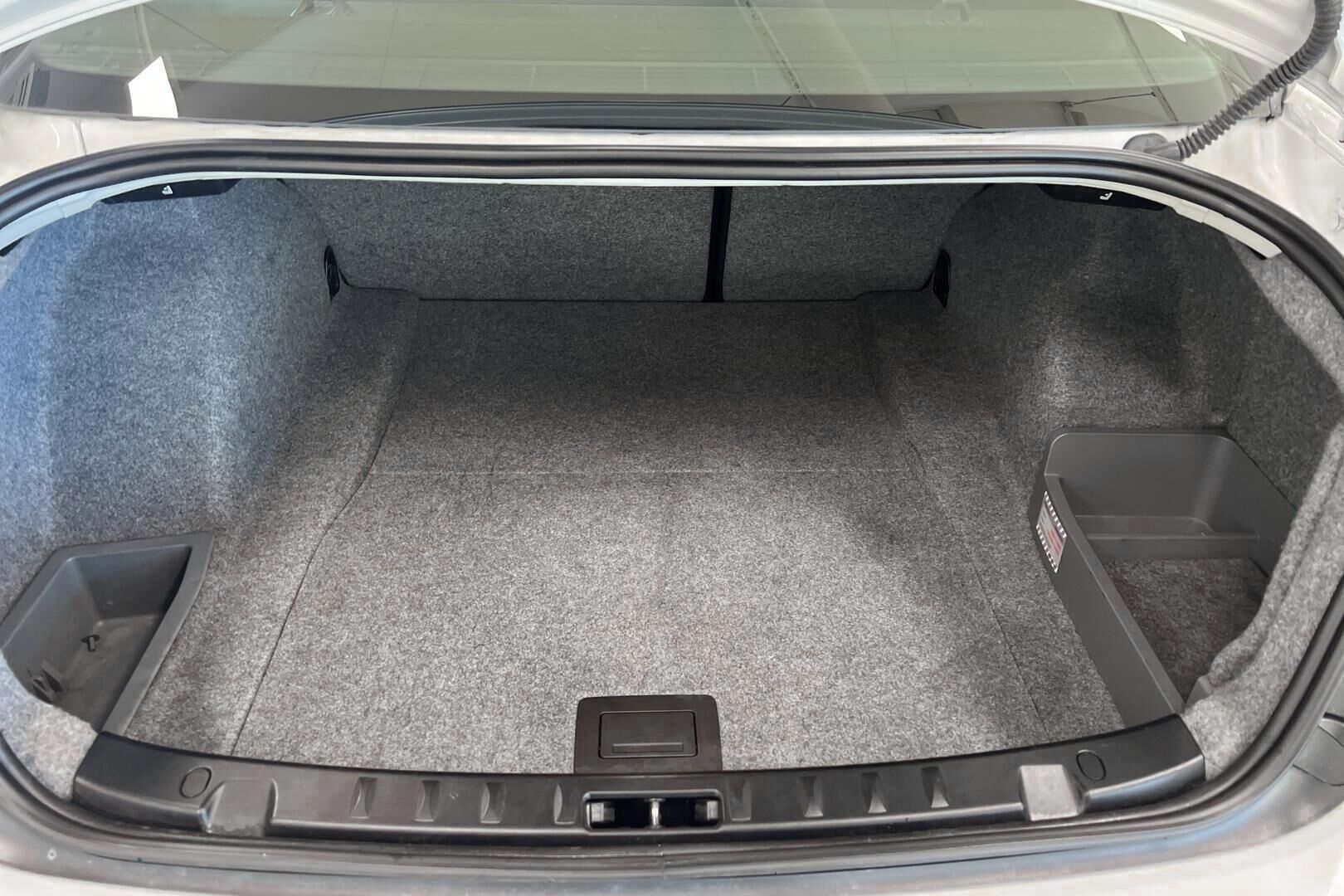 BMW 3-sarja iso kuva 12