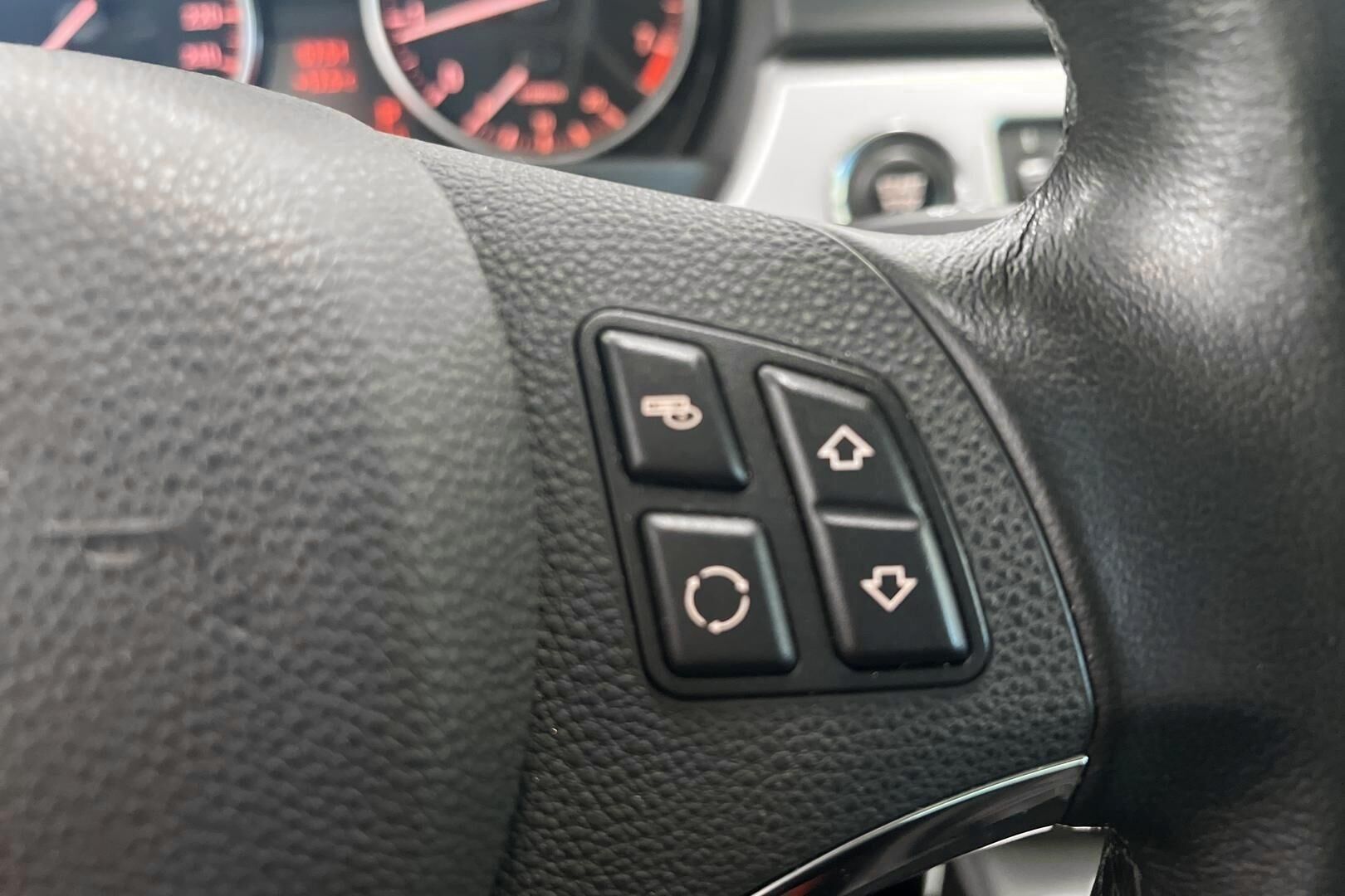 BMW 3-sarja iso kuva 18