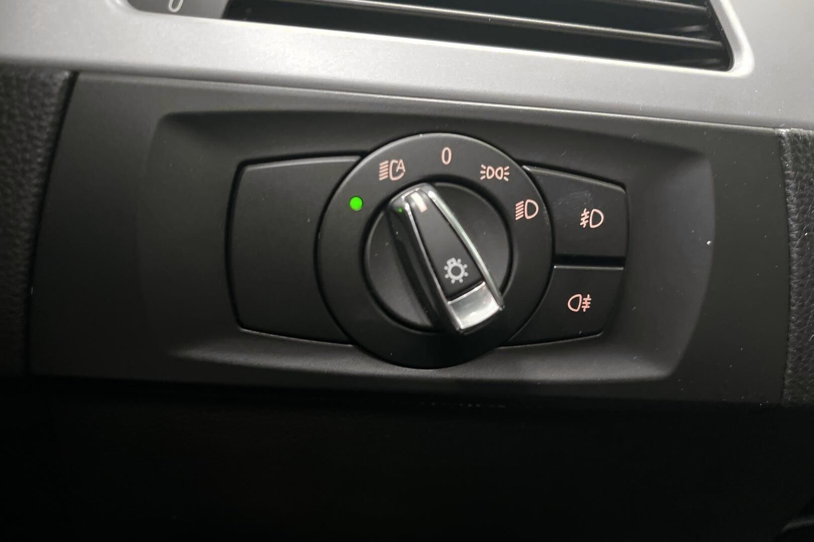 BMW 3-sarja iso kuva 19