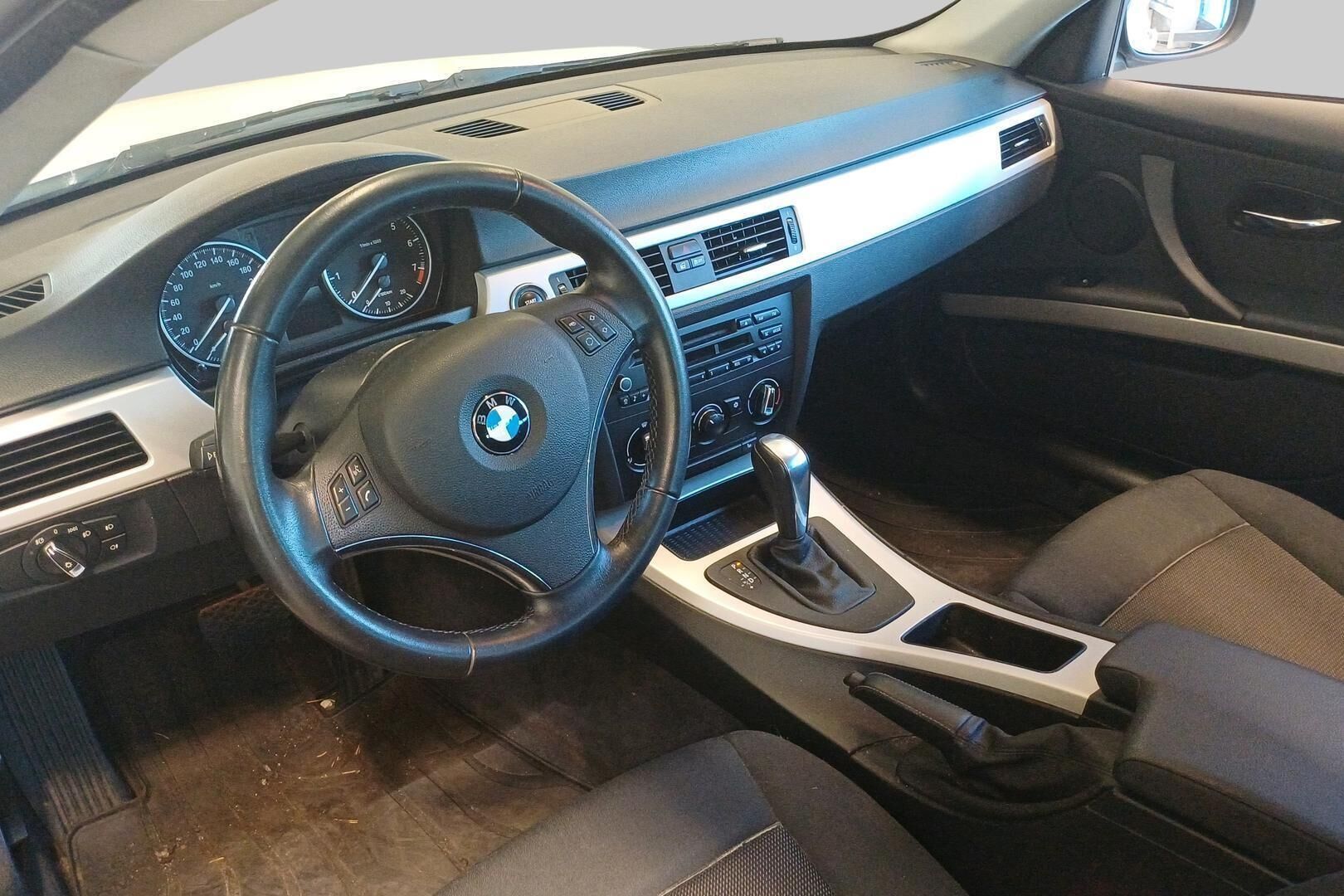 BMW 3-sarja iso kuva 2