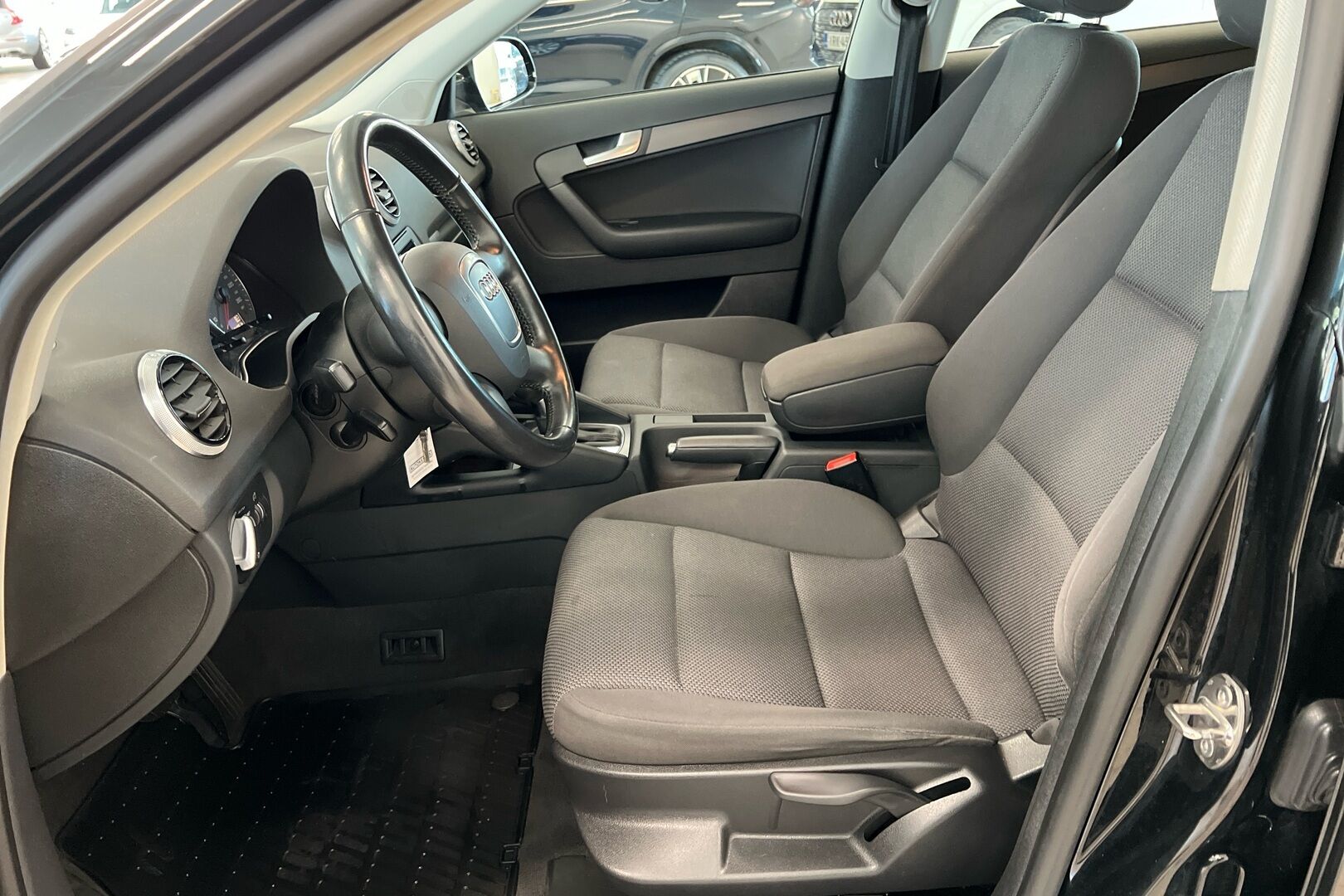Audi A3 iso kuva 7