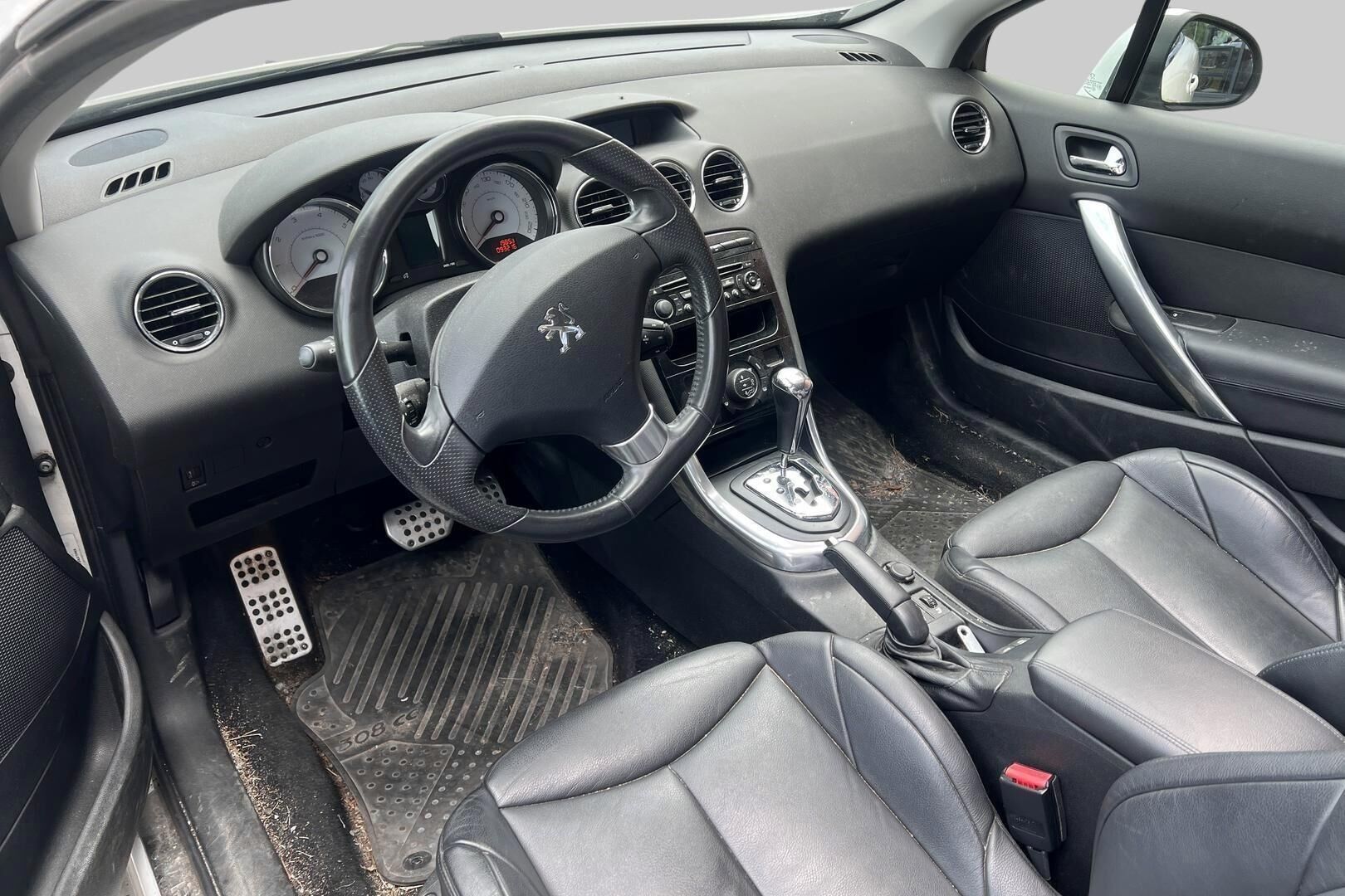 Peugeot 308 iso kuva 1