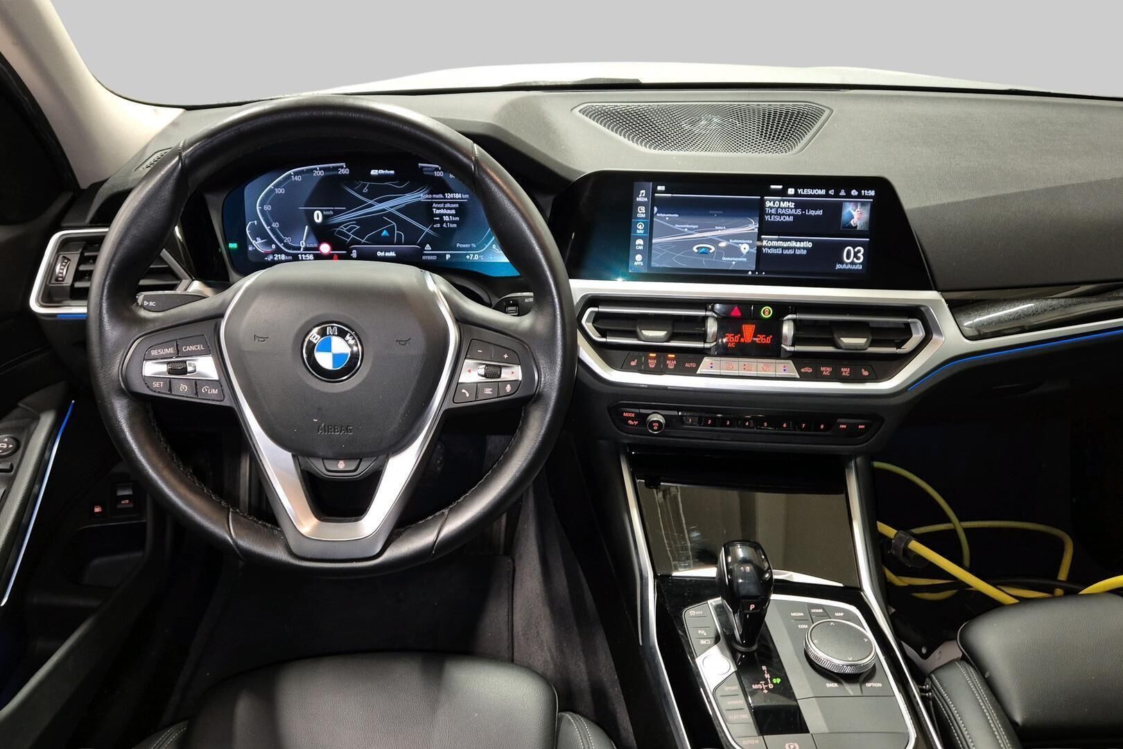 BMW 3-SARJA iso kuva 4