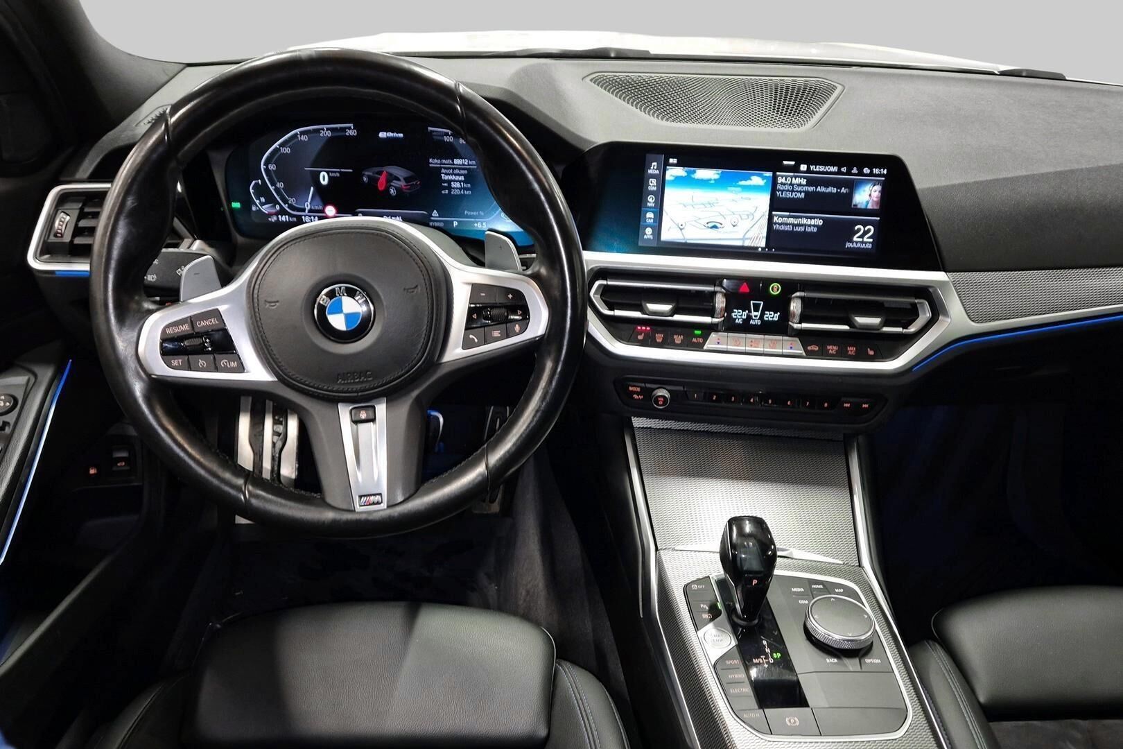 BMW 3-SARJA iso kuva 1