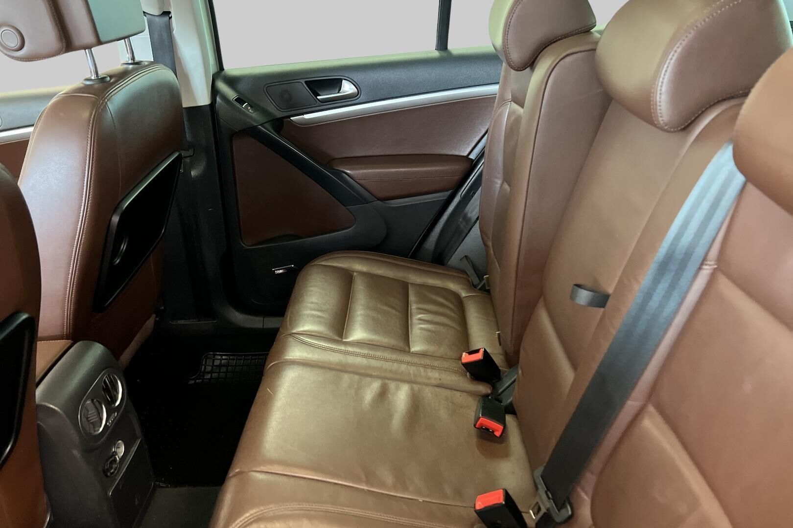 Volkswagen Tiguan iso kuva 10