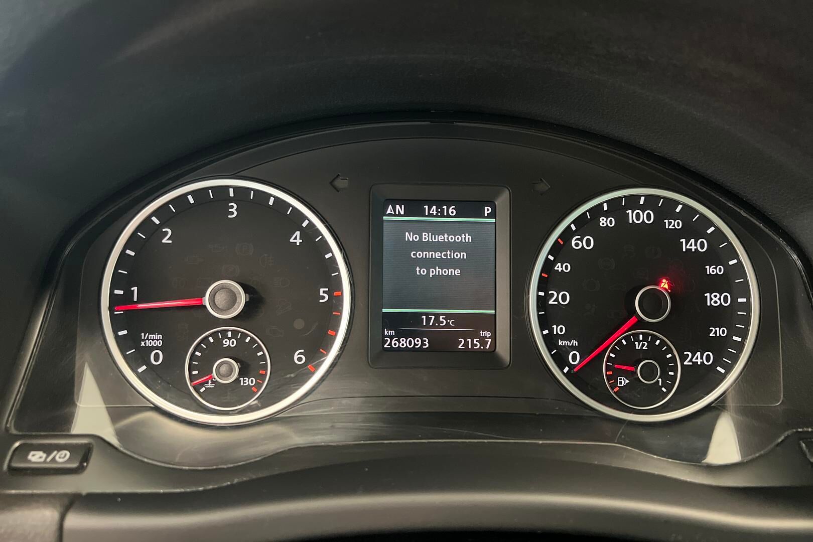 Volkswagen Tiguan iso kuva 14
