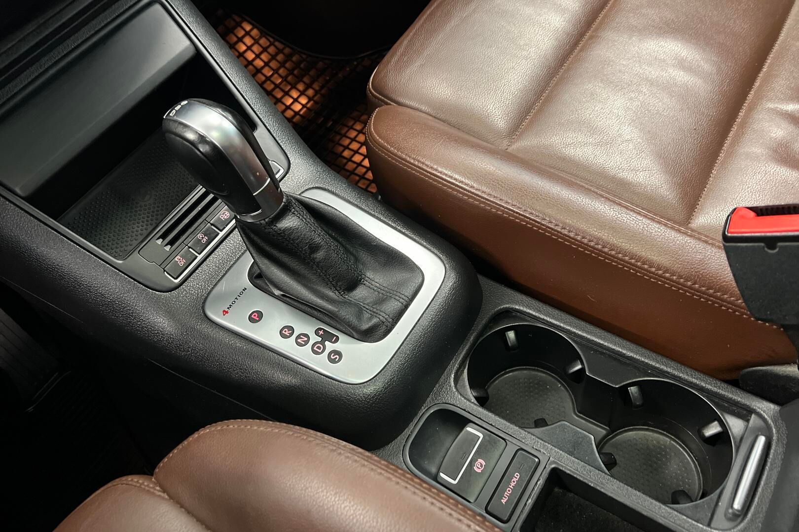 Volkswagen Tiguan iso kuva 16
