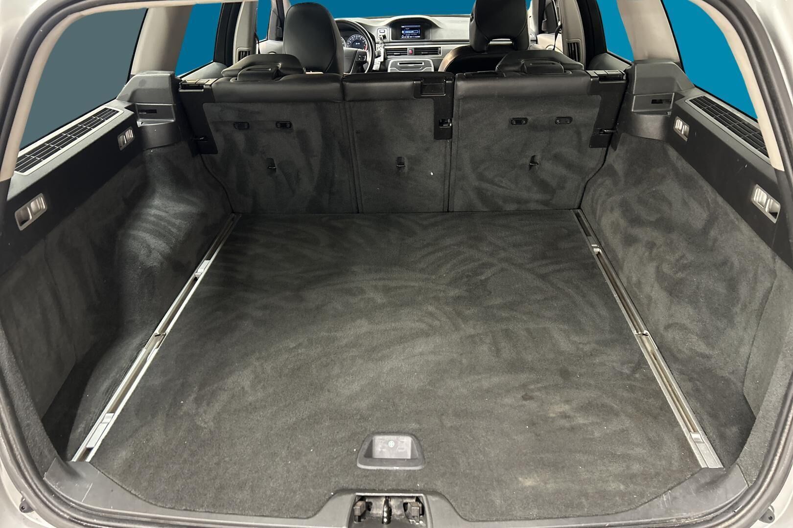 Volvo V70 iso kuva 11