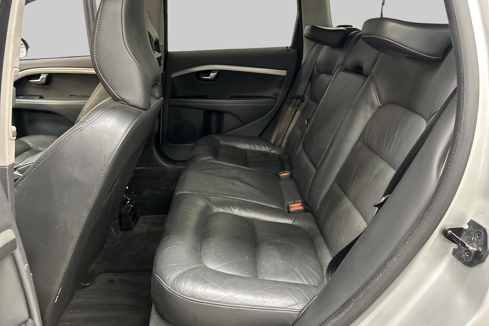 Volvo V70 iso kuva 9