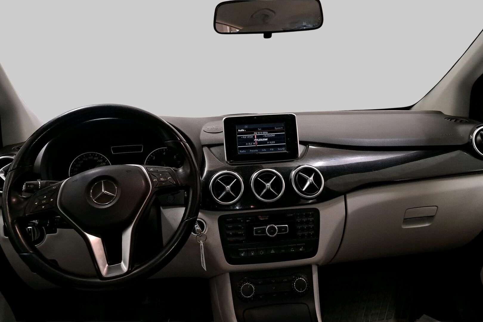 Mercedes-Benz B iso kuva 0