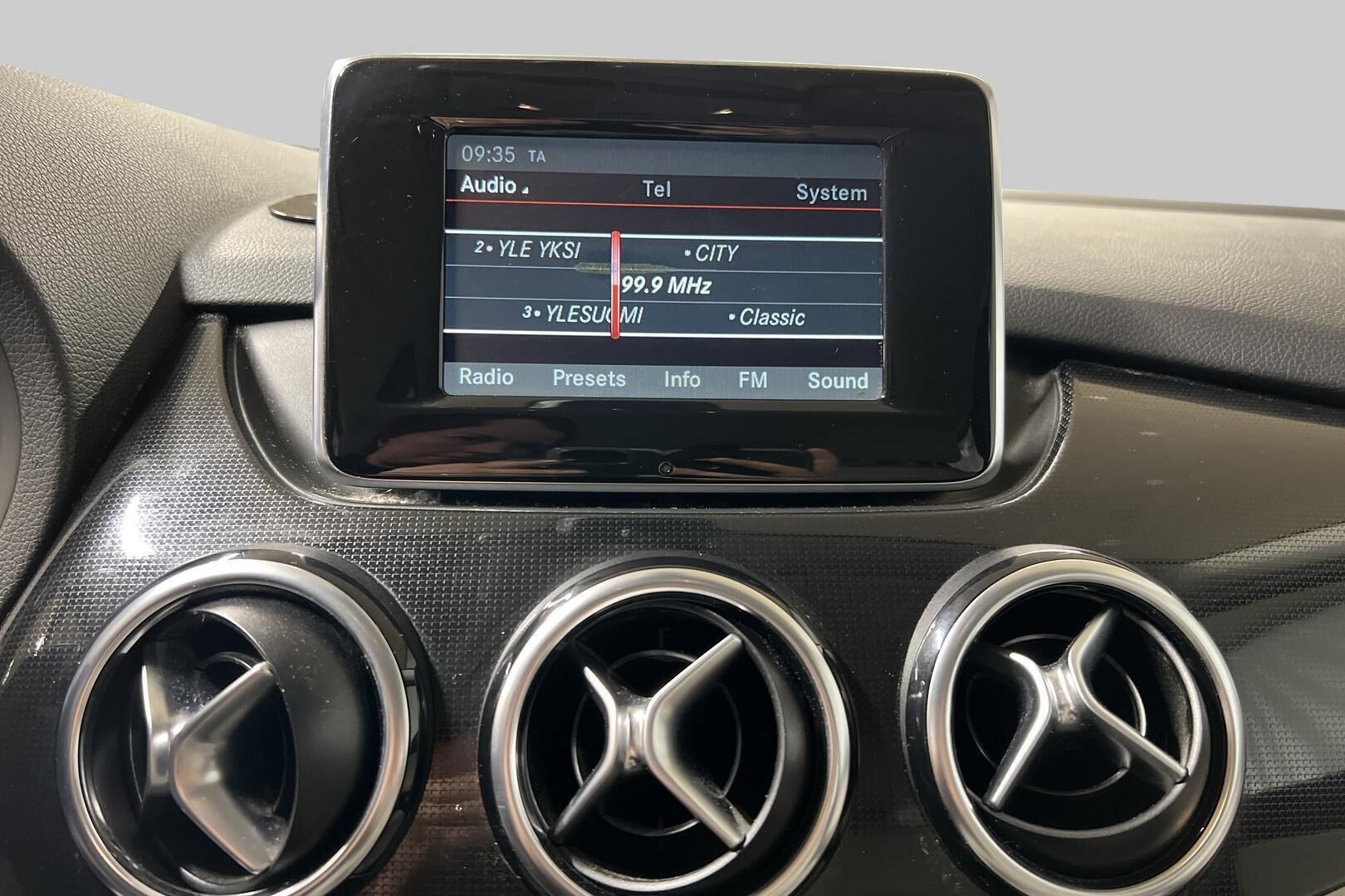 Mercedes-Benz B iso kuva 10