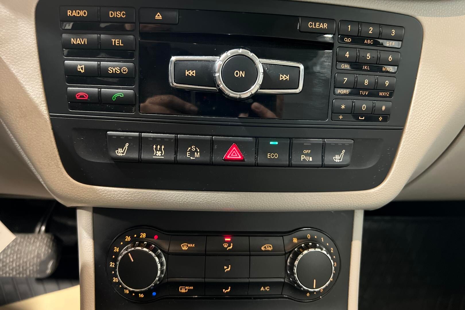 Mercedes-Benz B iso kuva 11