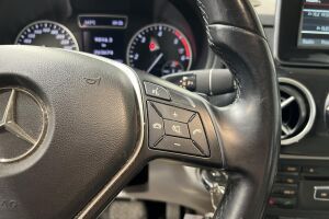 Mercedes-Benz B esikatselu 13