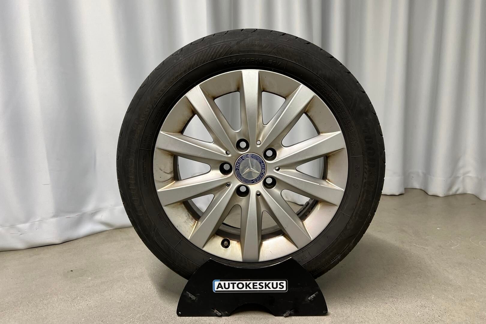 Mercedes-Benz B iso kuva 14