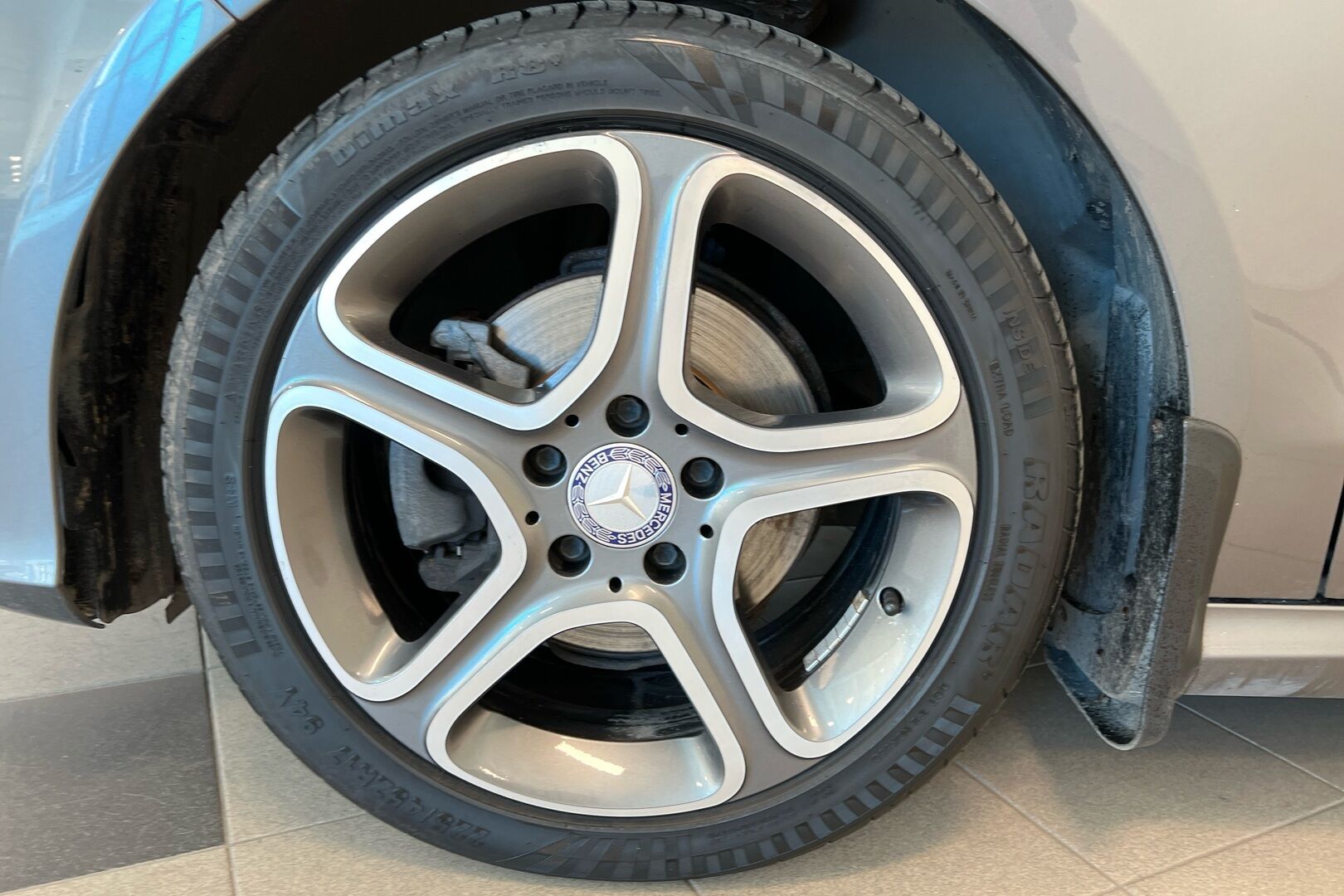 Mercedes-Benz CLA iso kuva 10
