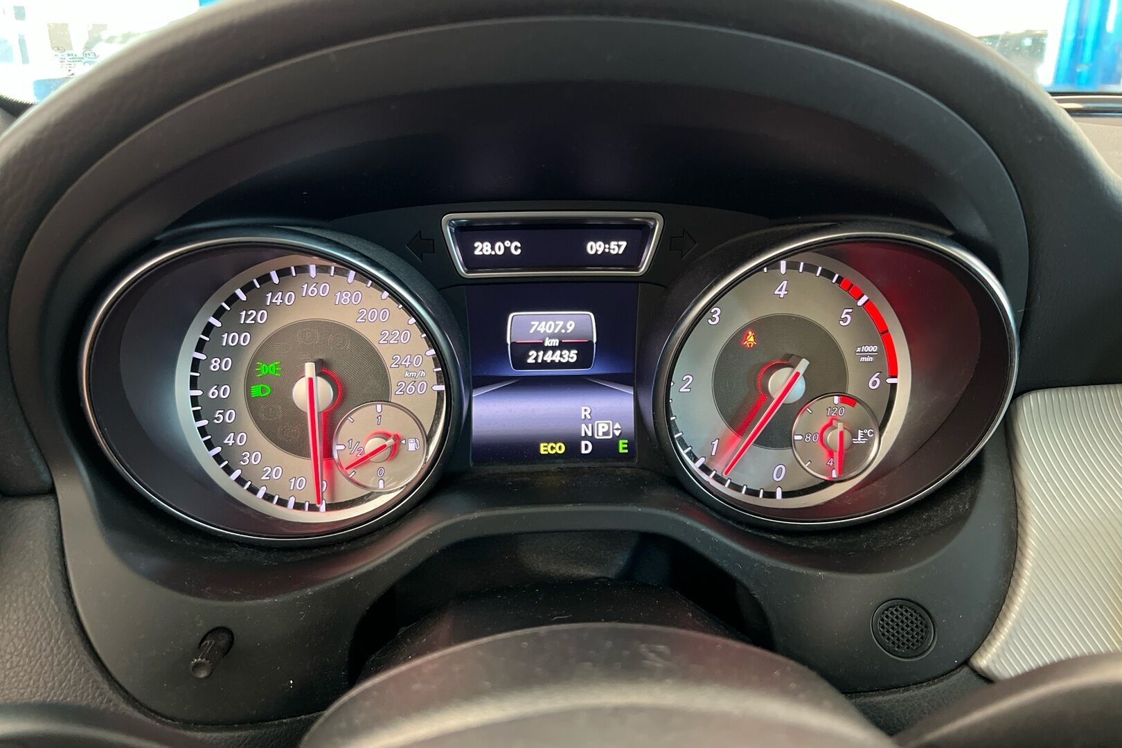 Mercedes-Benz CLA iso kuva 11