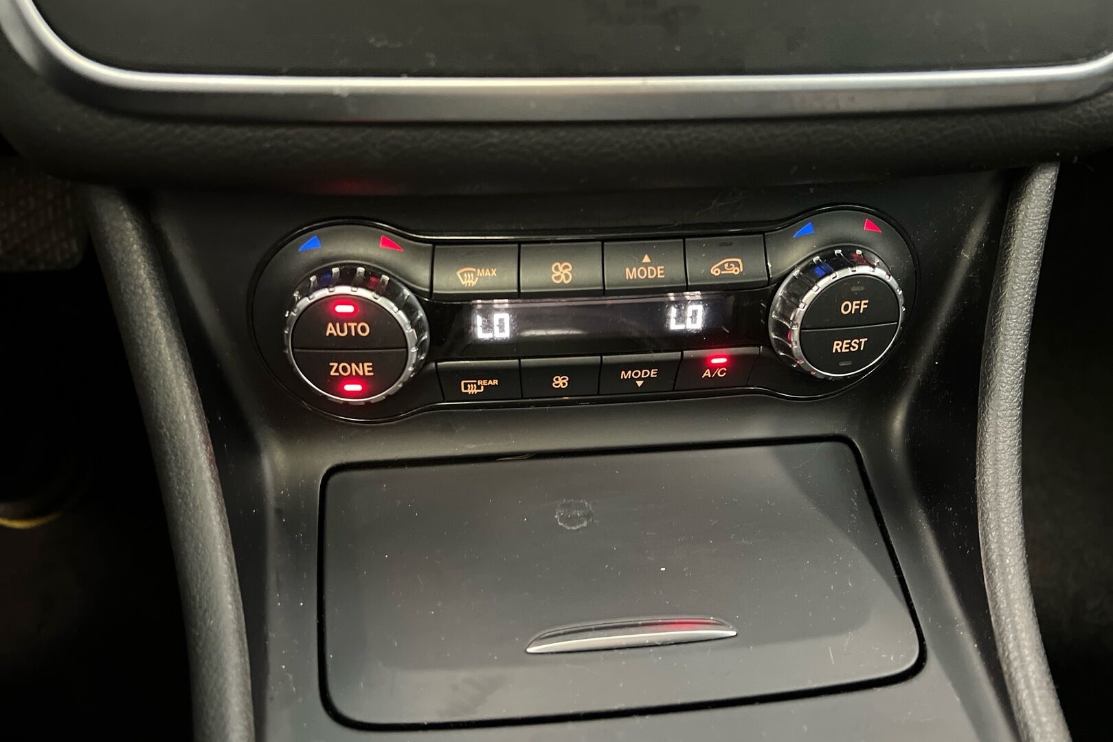 Mercedes-Benz CLA iso kuva 14