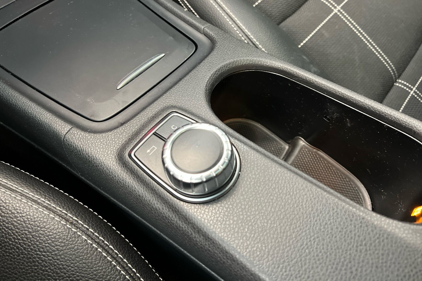 Mercedes-Benz CLA iso kuva 15