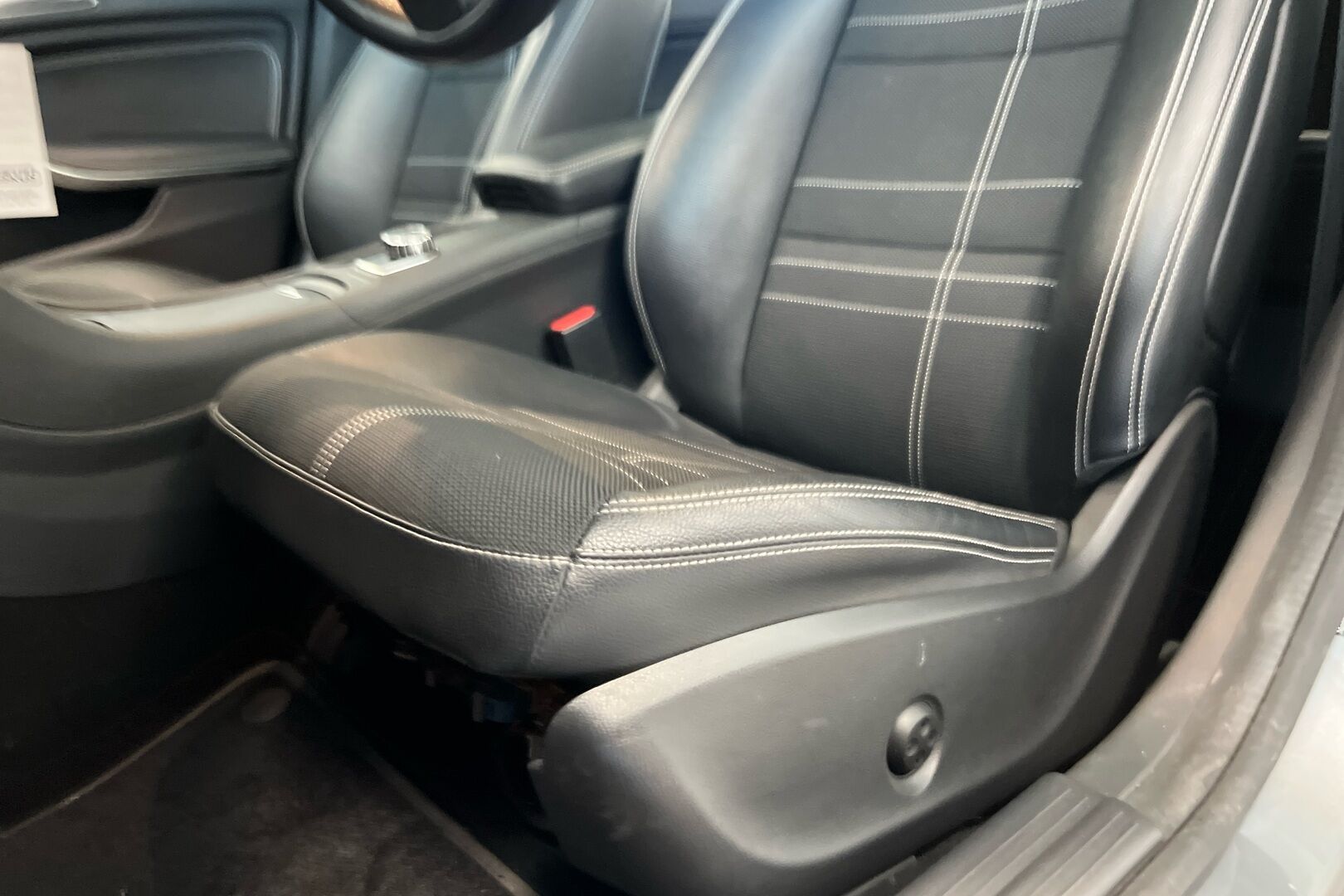 Mercedes-Benz CLA iso kuva 21