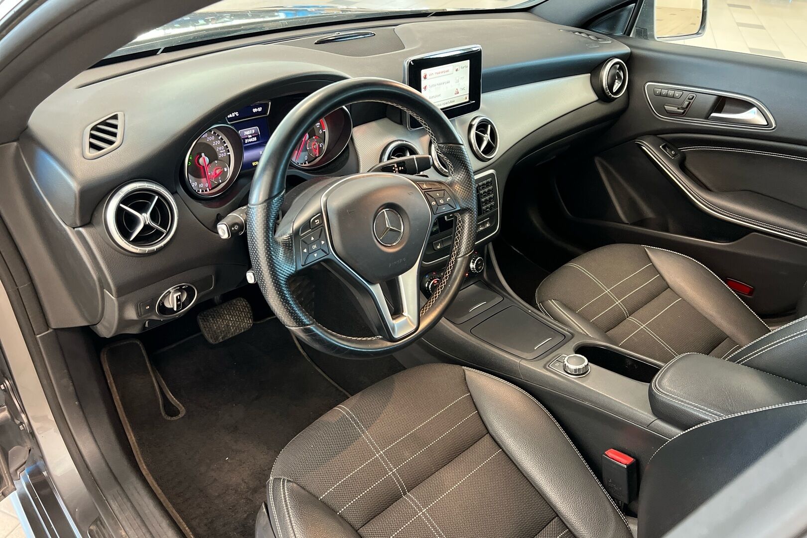 Mercedes-Benz CLA iso kuva 6
