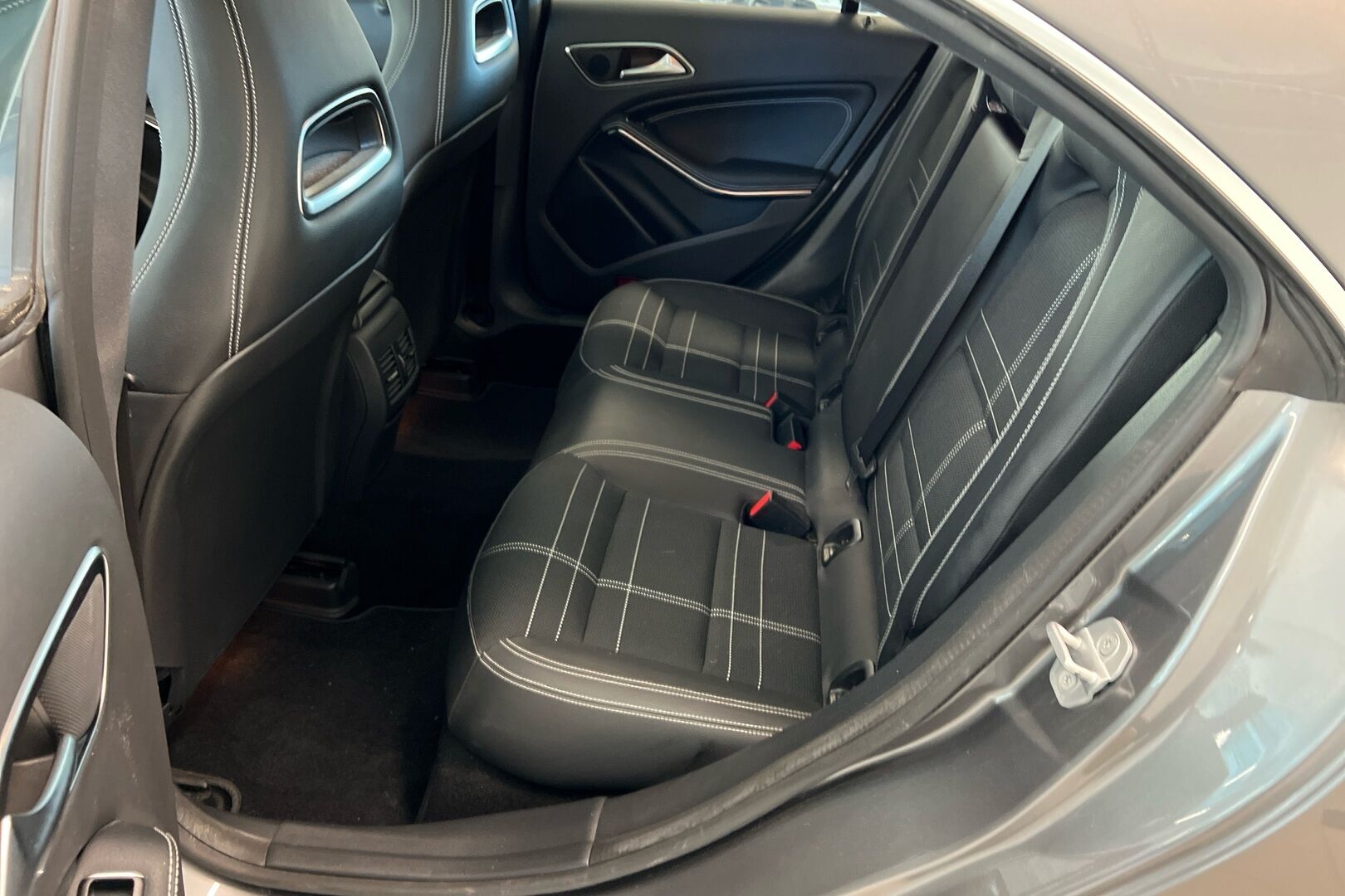 Mercedes-Benz CLA iso kuva 8