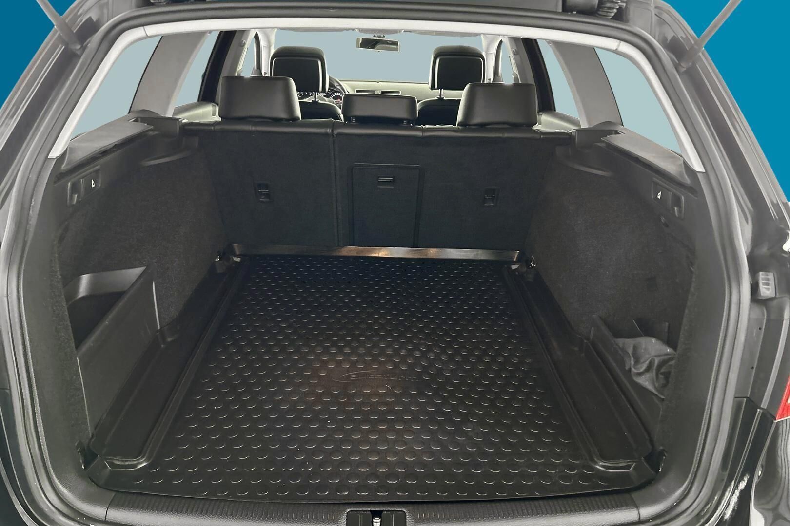 Volkswagen Passat iso kuva 12