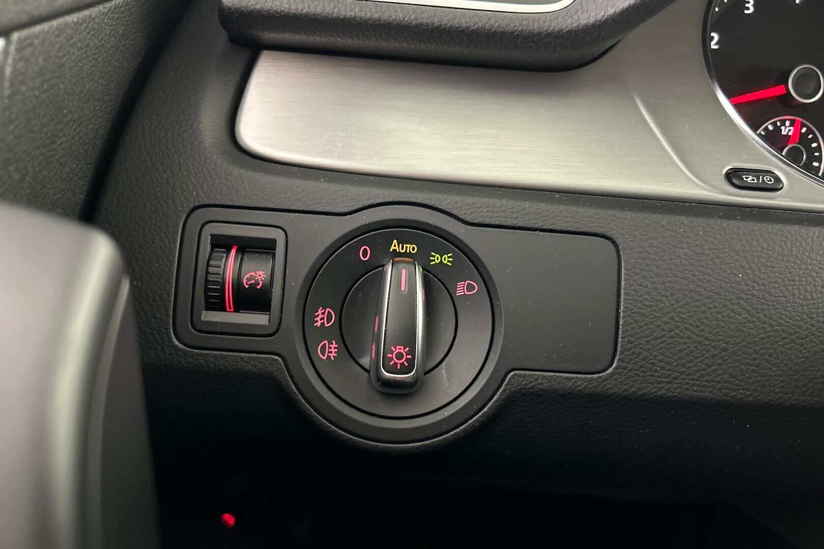 Volkswagen Passat iso kuva 20