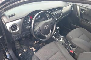 Toyota Auris esikatselu 2