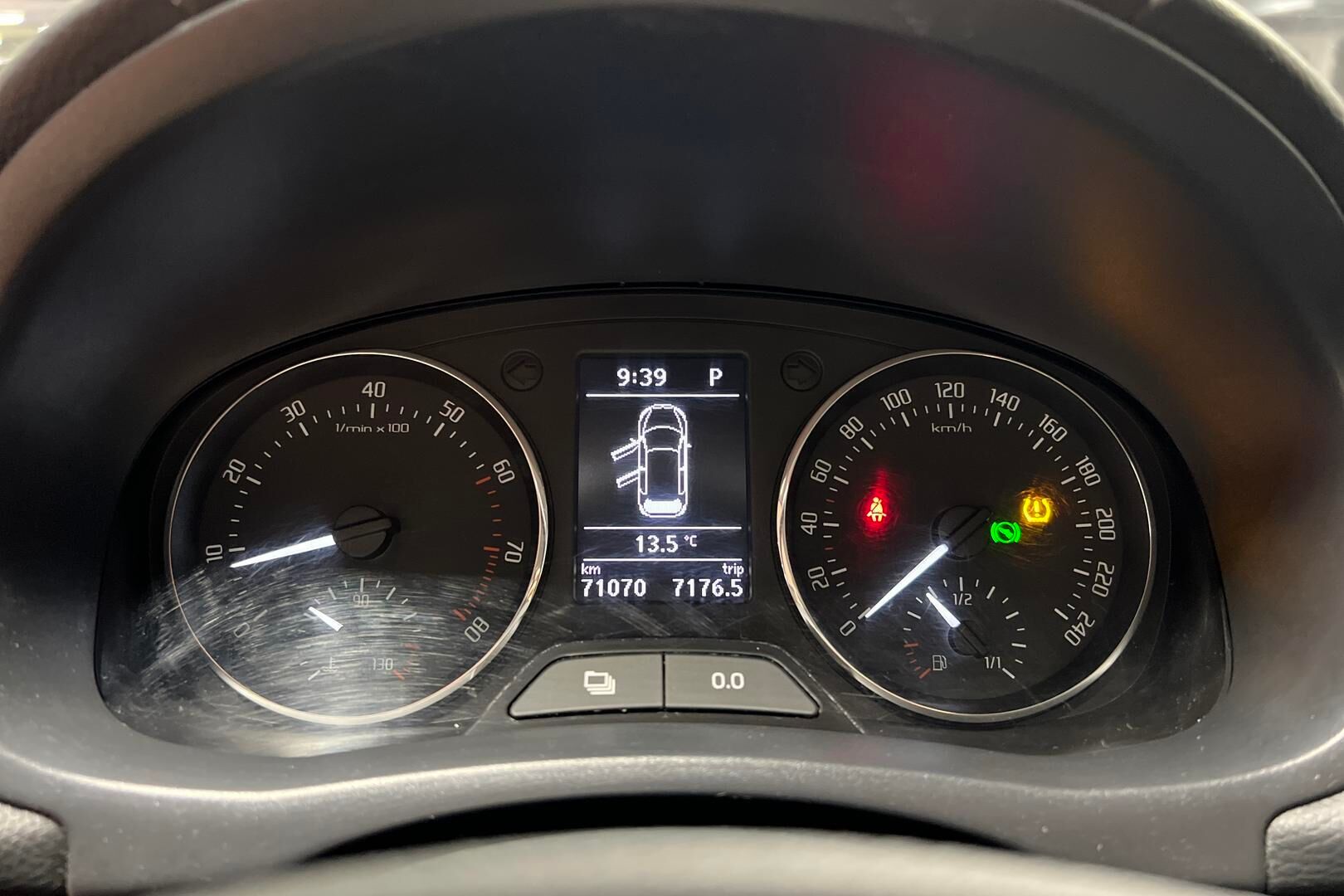 Skoda Fabia iso kuva 14