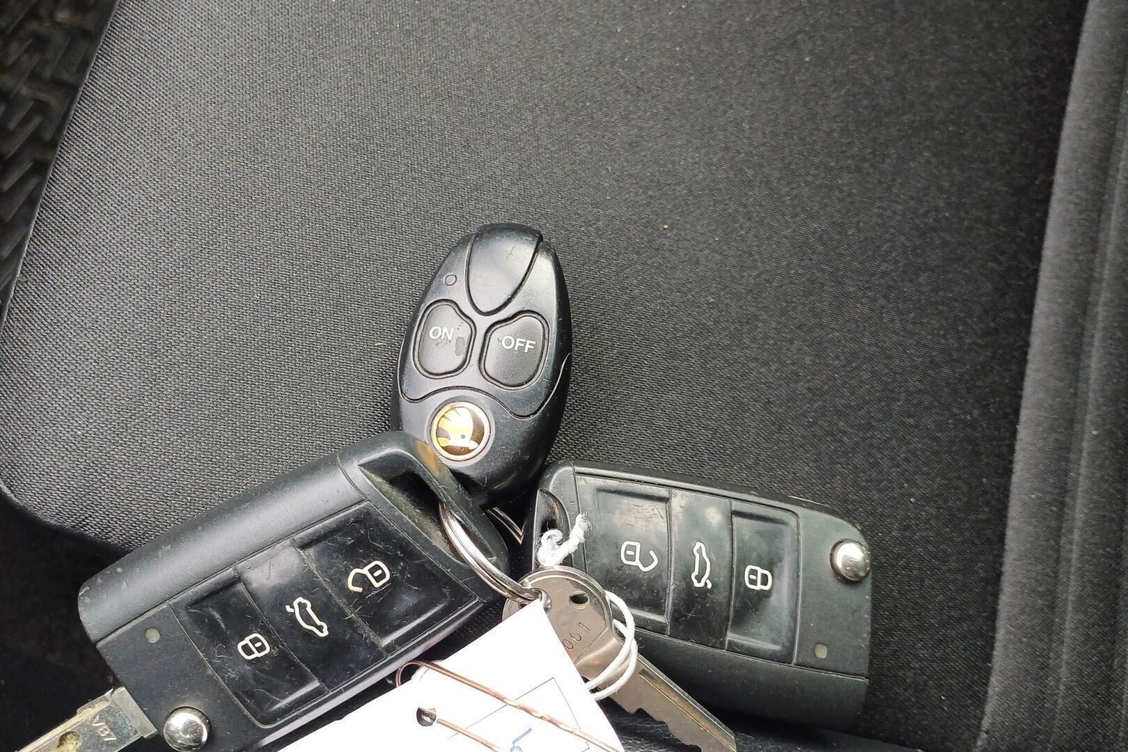 Skoda MYYDÄÄN HUUTOKAUPAT.COM iso kuva 19