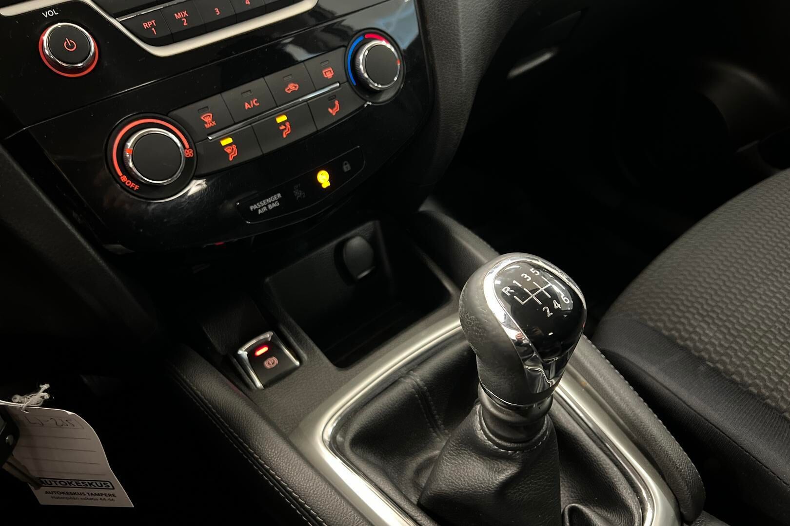 Nissan Qashqai iso kuva 15