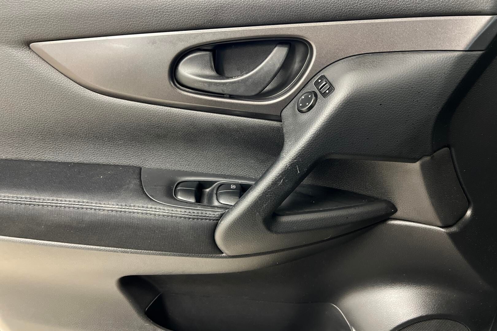 Nissan Qashqai iso kuva 18