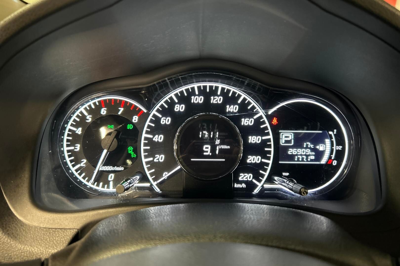 Nissan Note iso kuva 13