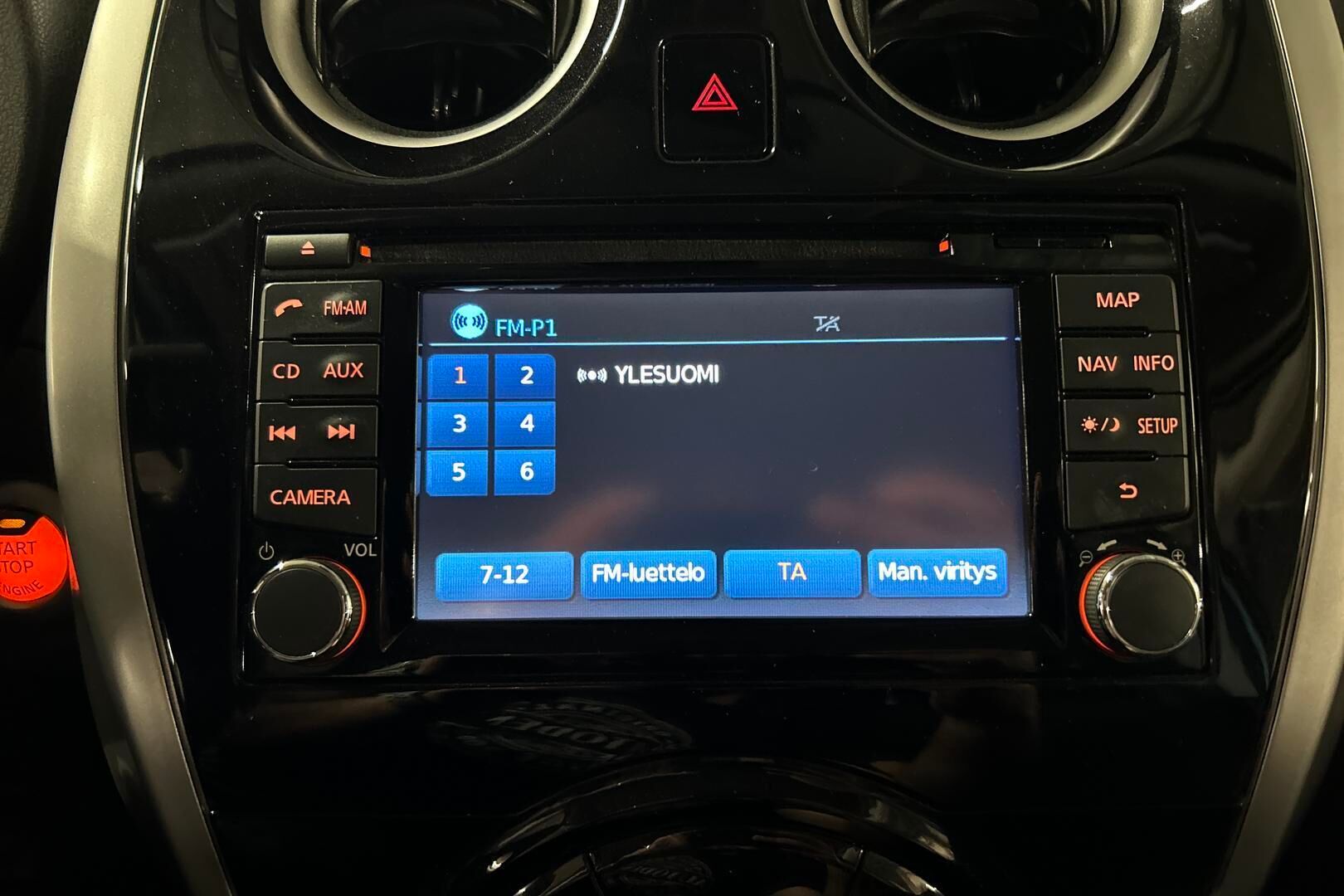 Nissan Note iso kuva 17