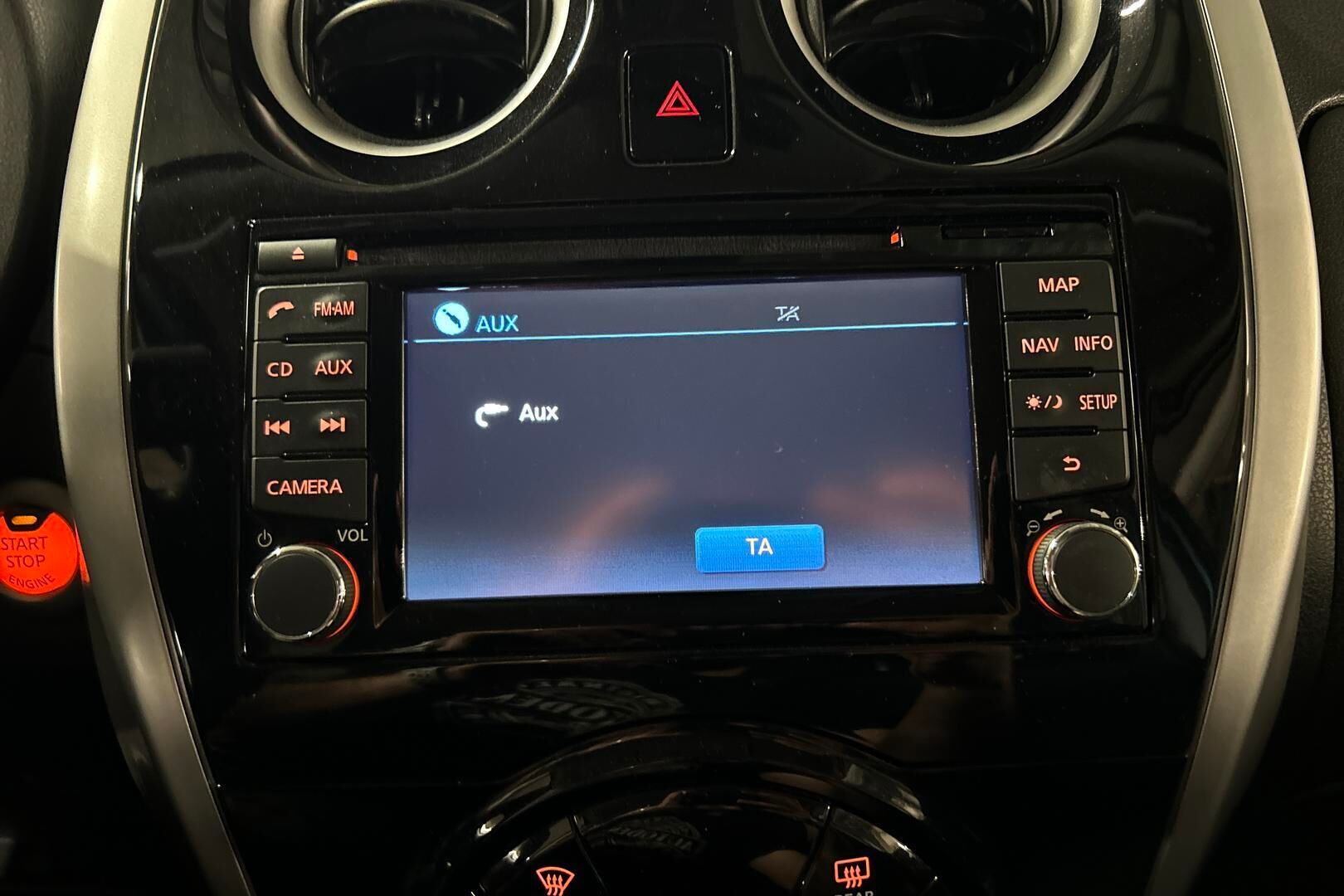 Nissan Note iso kuva 18