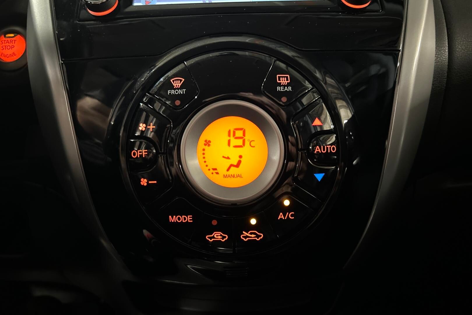Nissan Note iso kuva 24