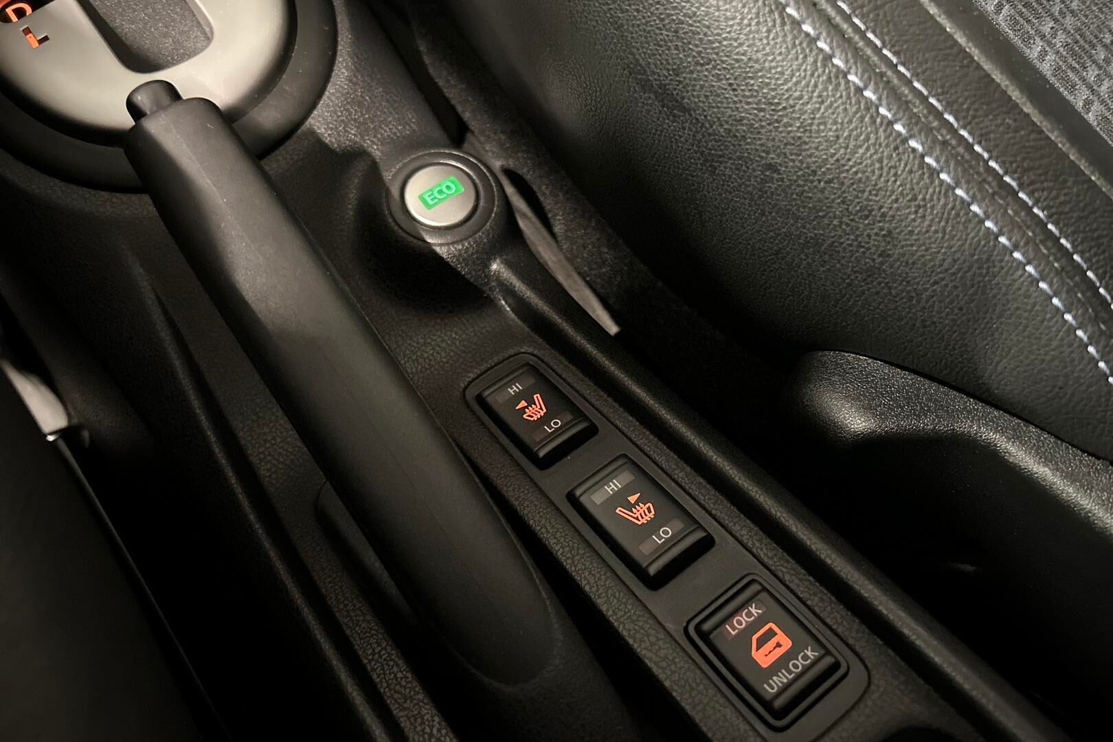 Nissan Note iso kuva 25
