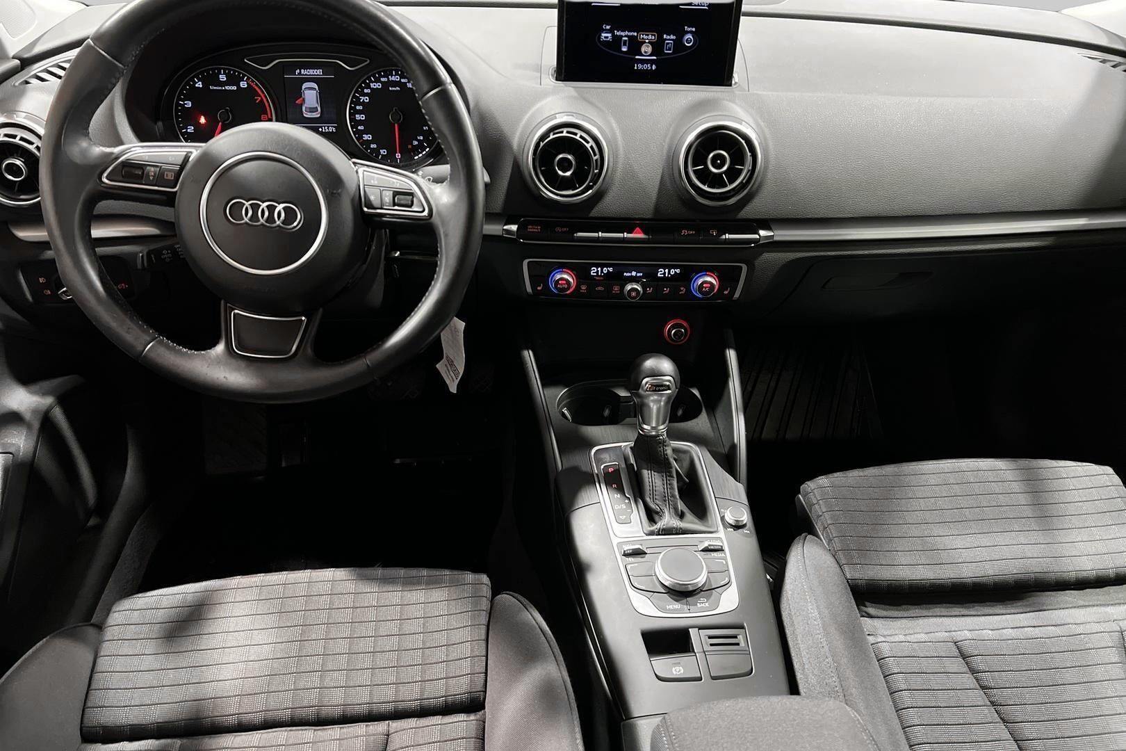 Audi A3 iso kuva 11